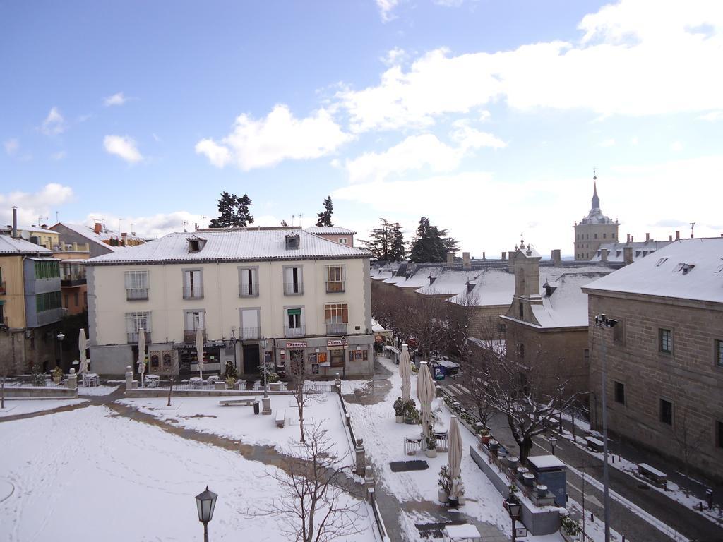 Hotel De Martin San Lorenzo de El Escorial ภายนอก รูปภาพ